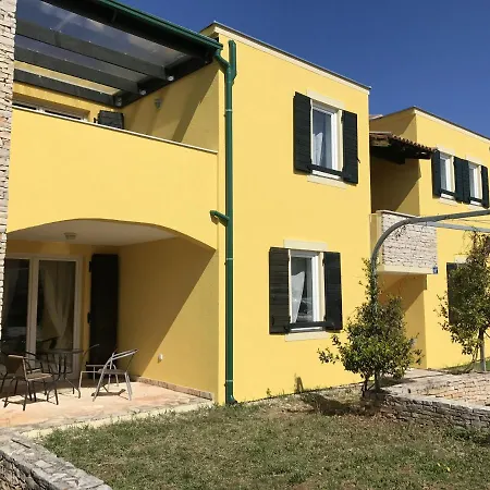 Modern In - 73 M² - Balcony And Air Conditioning Διαμέρισμα Bašanija