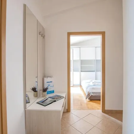 Modern In - 73 M² - Balcony And Air Conditioning * Bašanija
