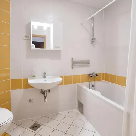 Modern In - 73 M² - Balcony And Air Conditioning