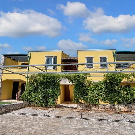 Modern In - 73 M² - Balcony And Air Conditioning *